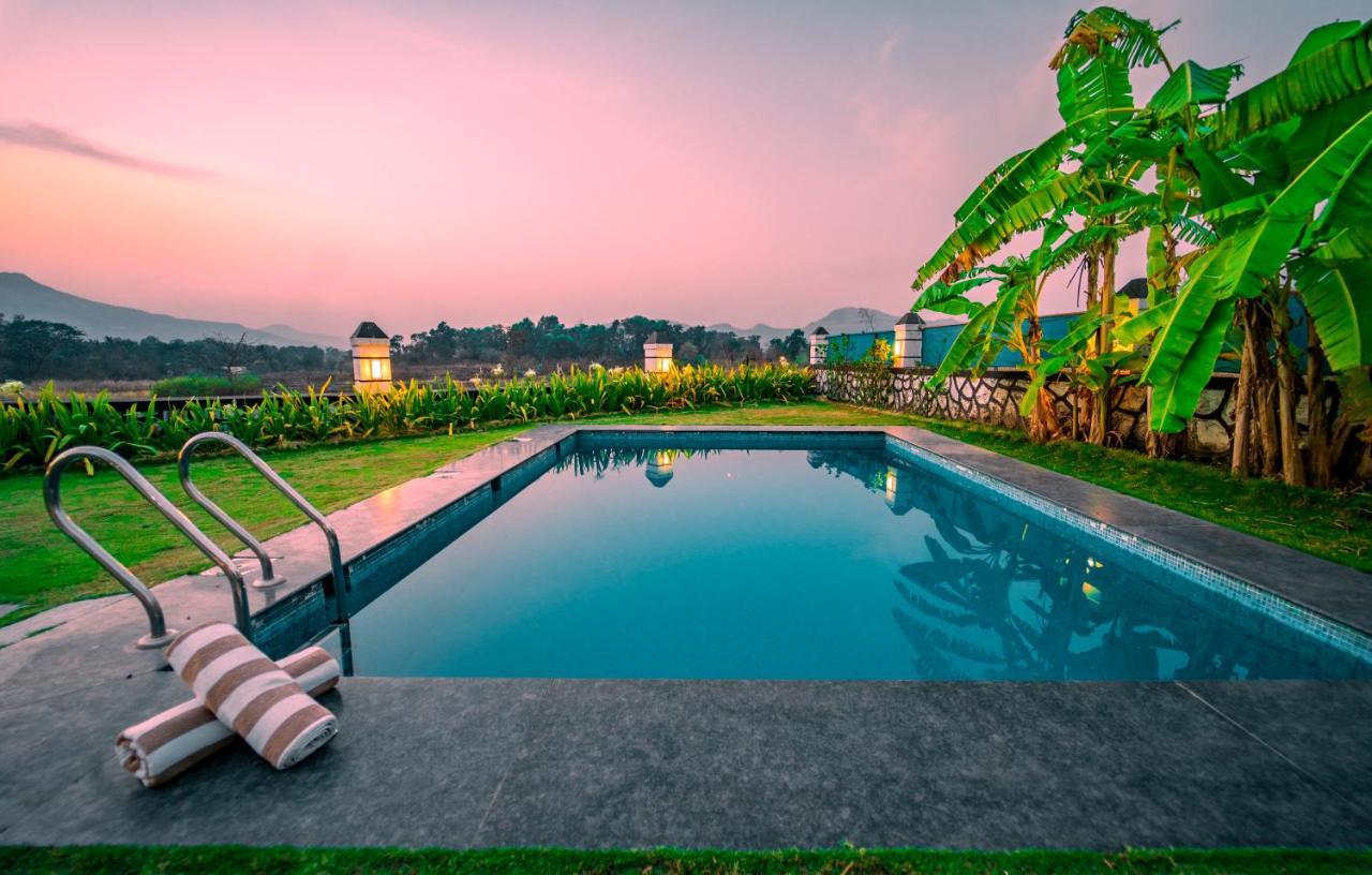 Spicy Mango Villa Insam - Hill View Villa In Карджат Экстерьер фото